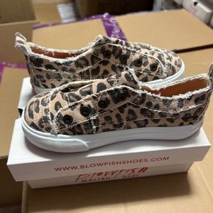 Blowfish natural jumbo kitty sneaker